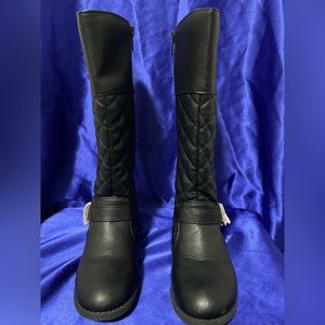 Kids girl boots size 2